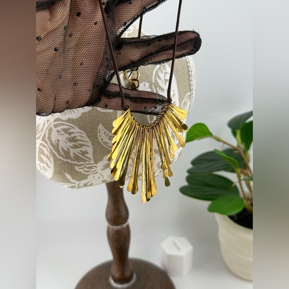 Aureus + Argent Gold Statement Necklace ✨ - Picture 9 of 9